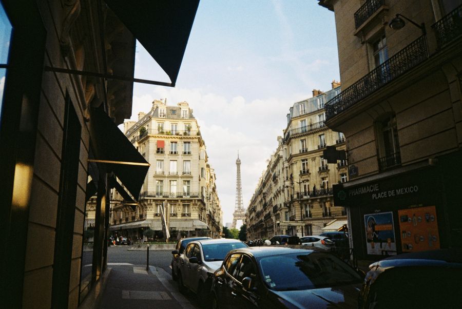 traffic on a street in paris — Developers · Singapore: The viewpoint at golden hour: livestream the sunset to everyone back home.