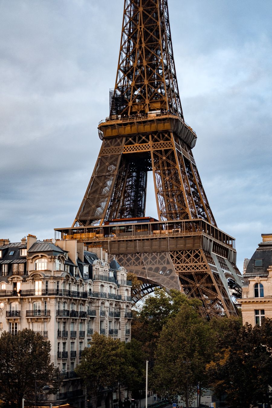 eiffel tower with parisian architecture — Developers · Luxembourg: Street level: navigation, rideshares and reviews, all instant.