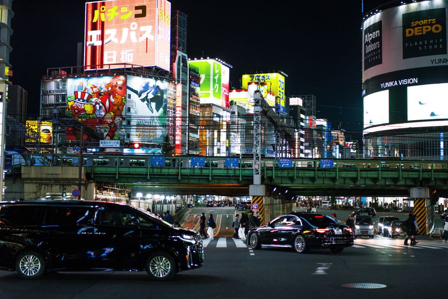 vibrant nightlife in tokyo s shinjuku district — Developers · Côte d'Ivoire: Platform to platform: tickets, timetables and taxis in one hand.