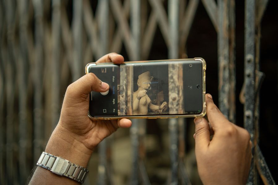 capturing sculpture with smartphone in kolkata — Developers · Armenia: Downtown, connected: the eSIM finds the fastest local network on its own.